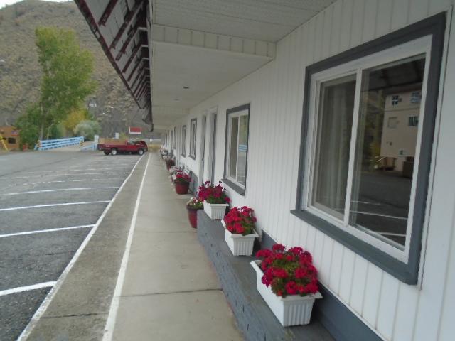 Robbie'S Motel Cache Creek Exteriör bild