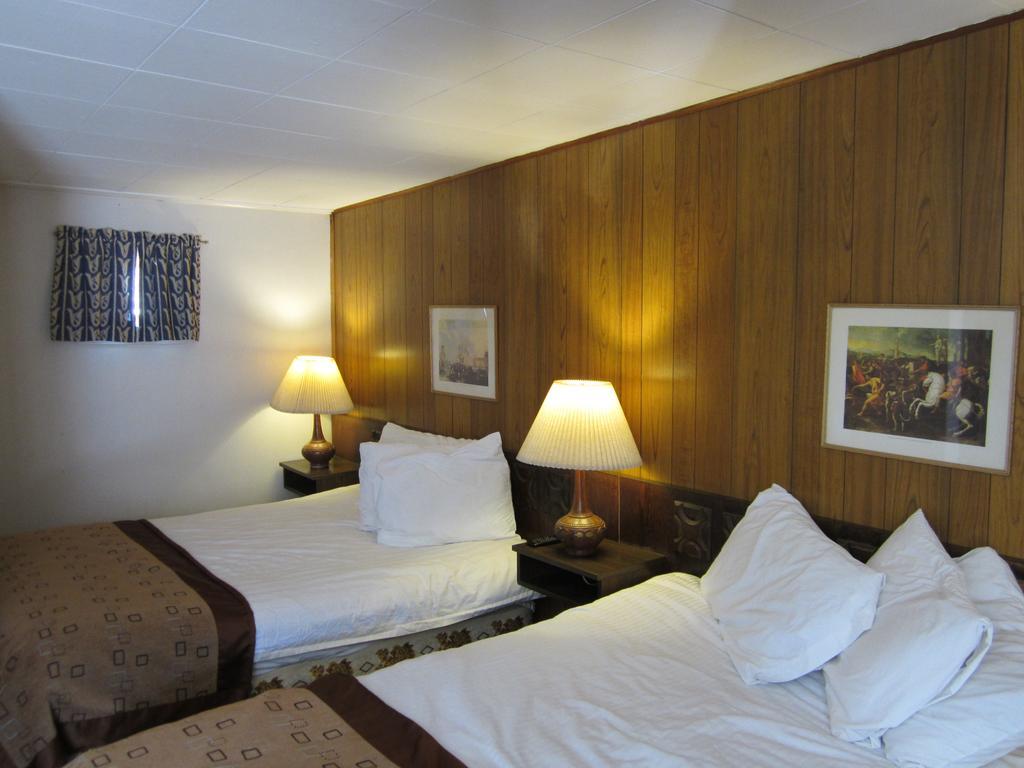 Robbie'S Motel Cache Creek Rum bild